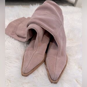 Free People Sway Slouch Boot in Blush — Size 36 fits 6 & 6.5. Worn ONCE.